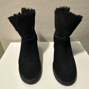 UGG Classic Femme Button Toggle wedge boot size 8.